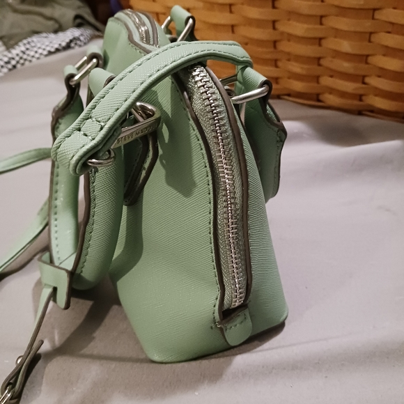 Like-New STEVE MADDEN Crossbody Bag - Picture 6 of 14
